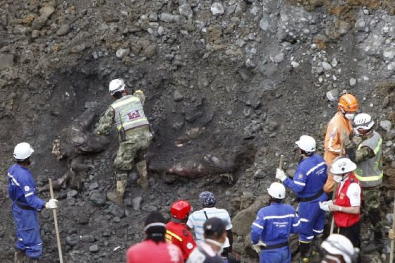 Derrumbe en mina de Nicaragua deja a un menor sin vida