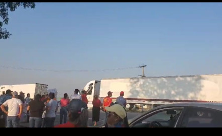 Liberan circulación en carretera Federal 101 tras manifestación 