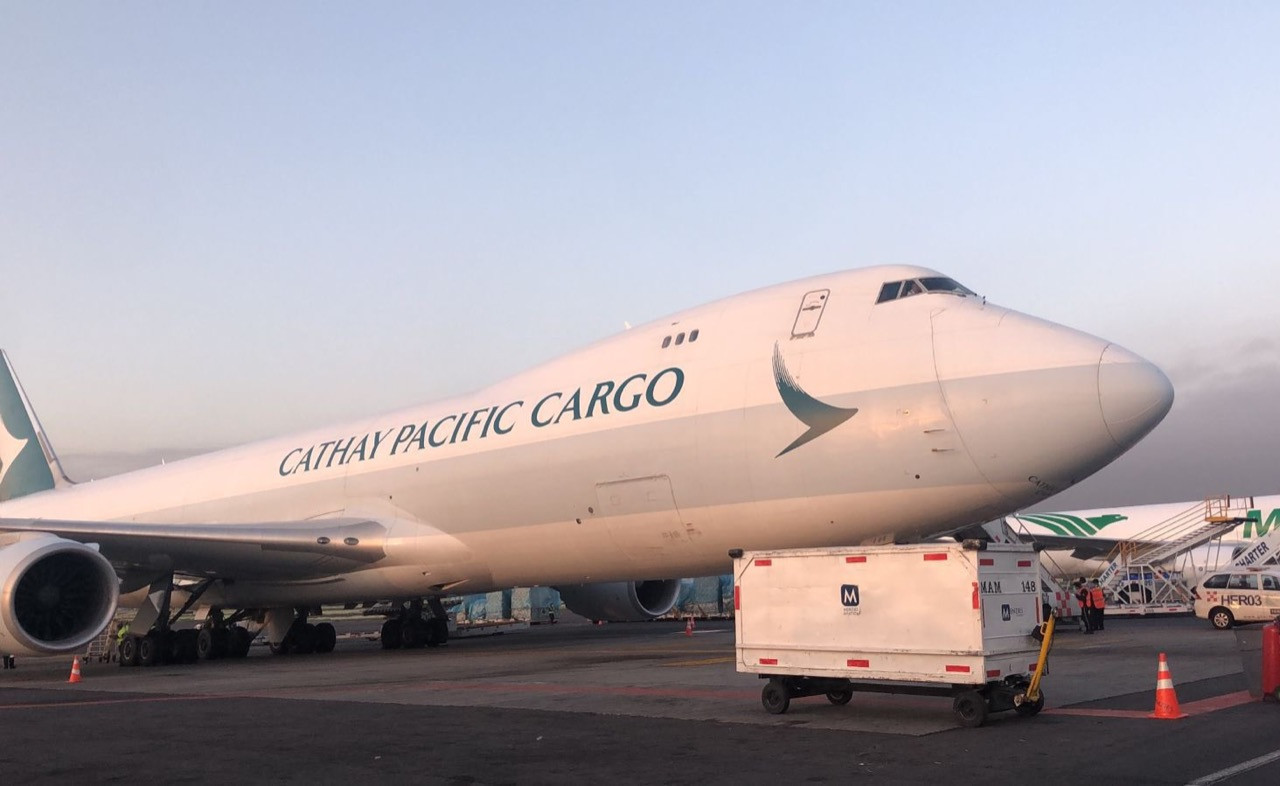 Llega al AICM cargamento con dos millones de vacuna SinoVac