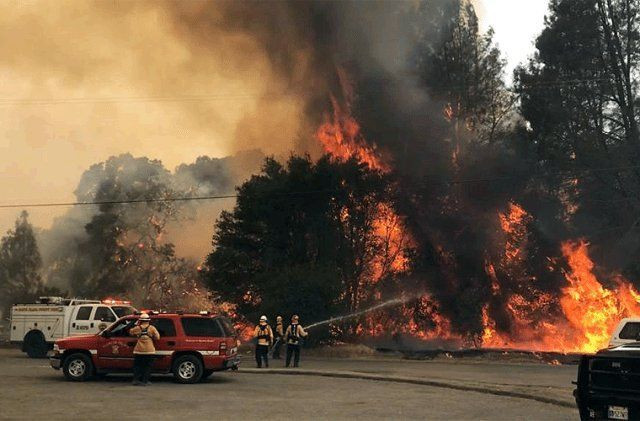 Incendios forestales amenazan California