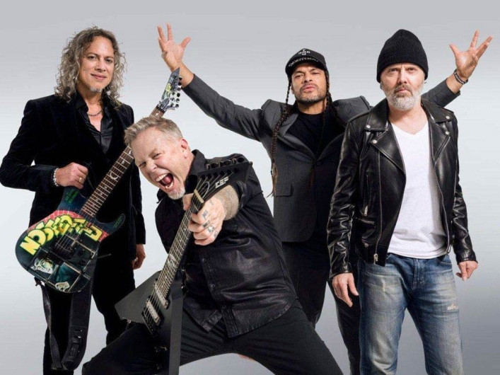 Fanática da a luz en concierto de METALLICA 