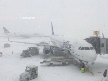 Aerolíneas mexicanas cancelan vuelos a EU por mal clima