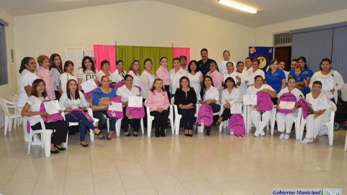 Reciben constancia de Taller del CEDIF
