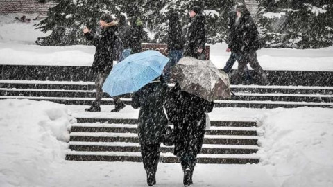 1 muerto y cinco heridos tras tormenta de nieve en Moscú