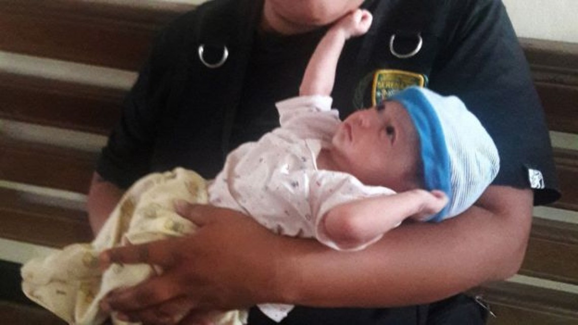 Un padre encuentra a su hija secuestrada por un gurú, después de año y medio