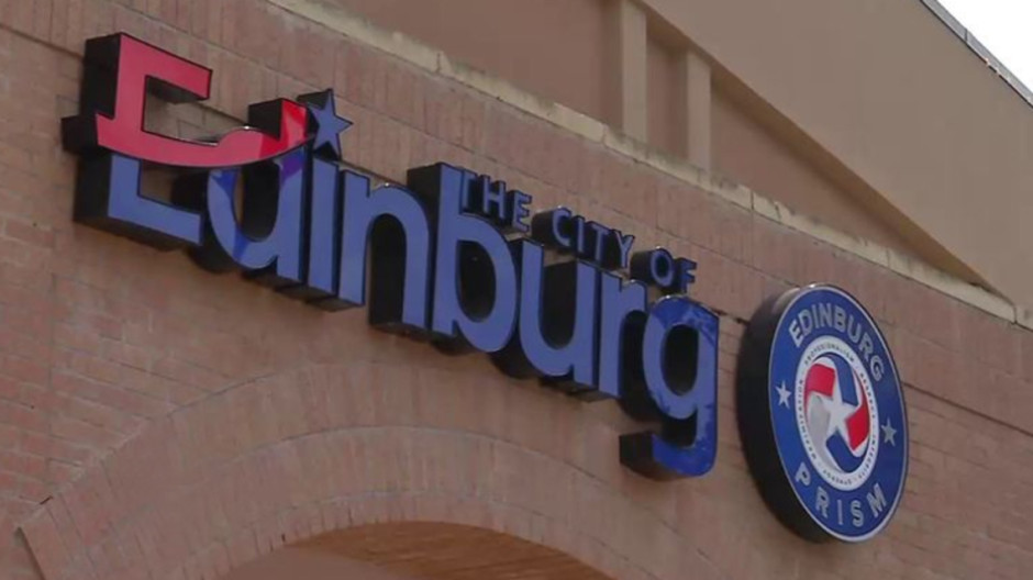 Secretaria municipal de Edinburg enfrenta cargos por votación ilegal