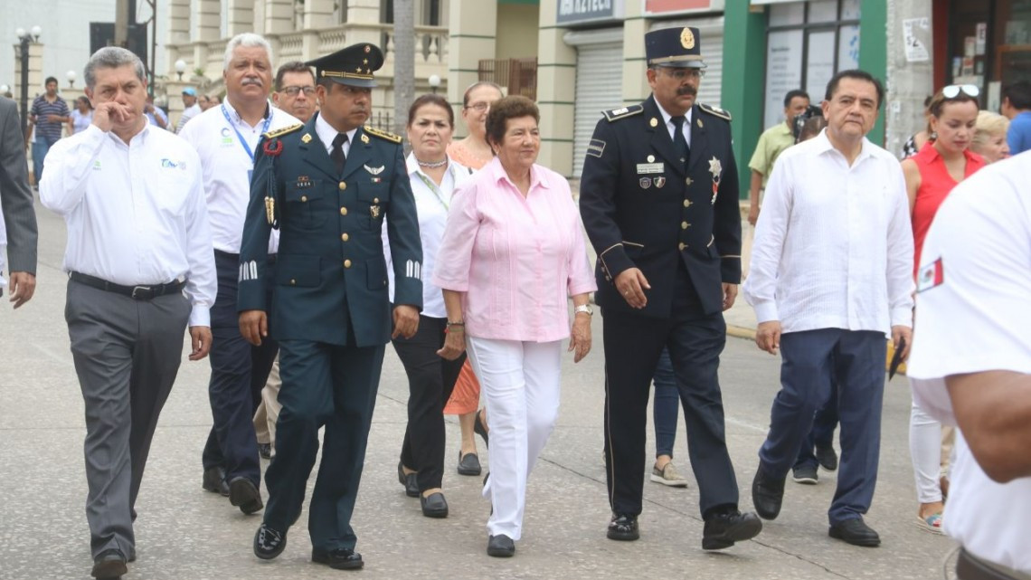Realizan con éxito desfile conmemorativo de la independencia de México