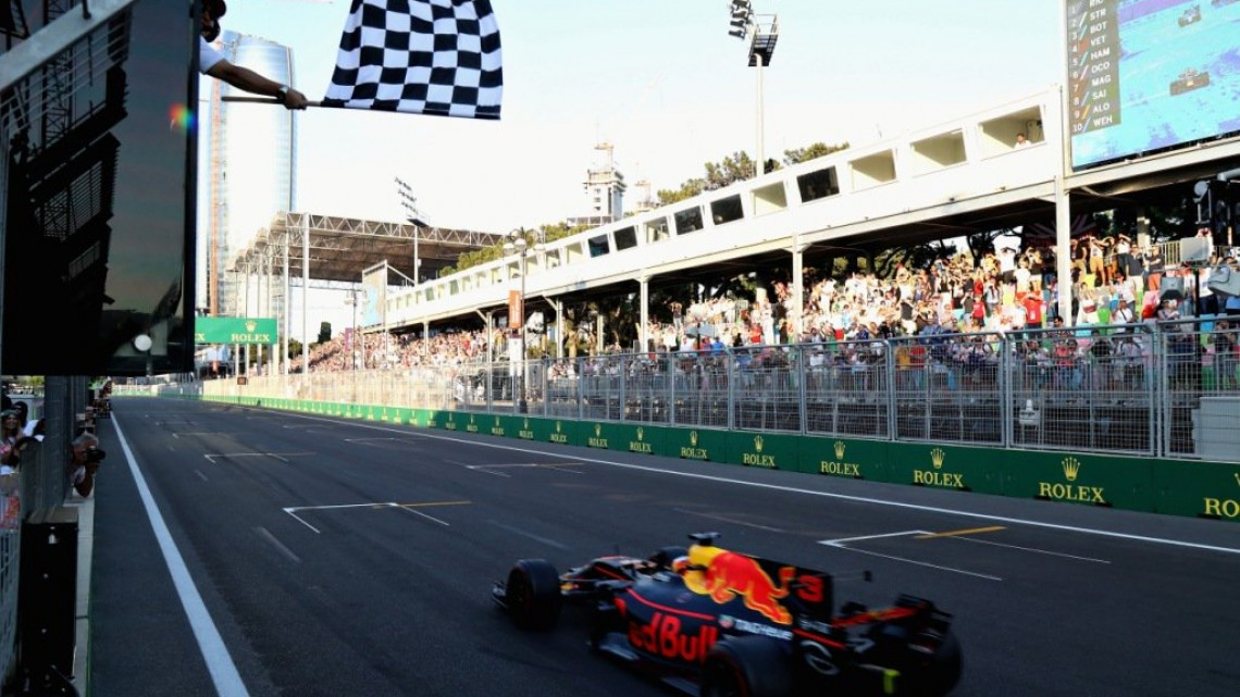 Daniel Ricciardo (Red Bull) gana el Gran Premio F1 de Azerbaiyán