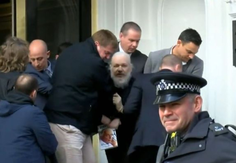 Assange no será extraditado a país con pena de muerte