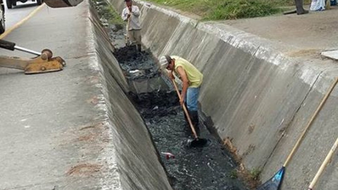 Realizan trabajos de reparación y limpieza en Madero
