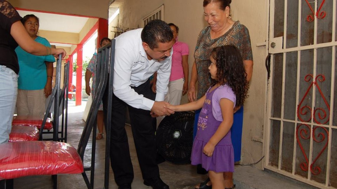 Llevan a cabo programa “Saludando a tu vecino”