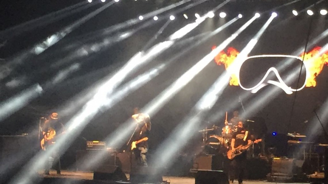 Plastilina Mosh se presenta en playa Miramar