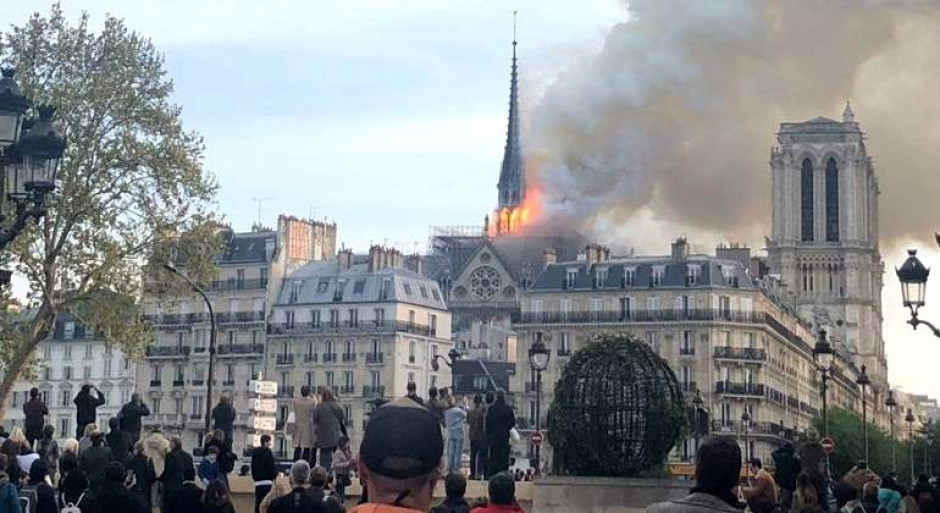 Tras incendio, Notre Dame es un 'riesgo para la salud' por plomo