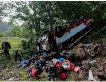 Se vuelca en Nicaragua autobús con presuntos migrantes 