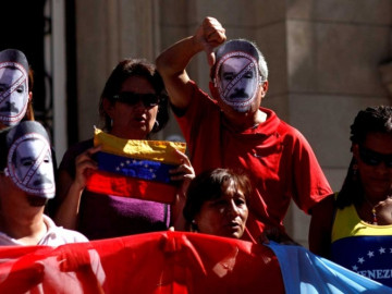 EU llama dictador a Nicolás Maduro