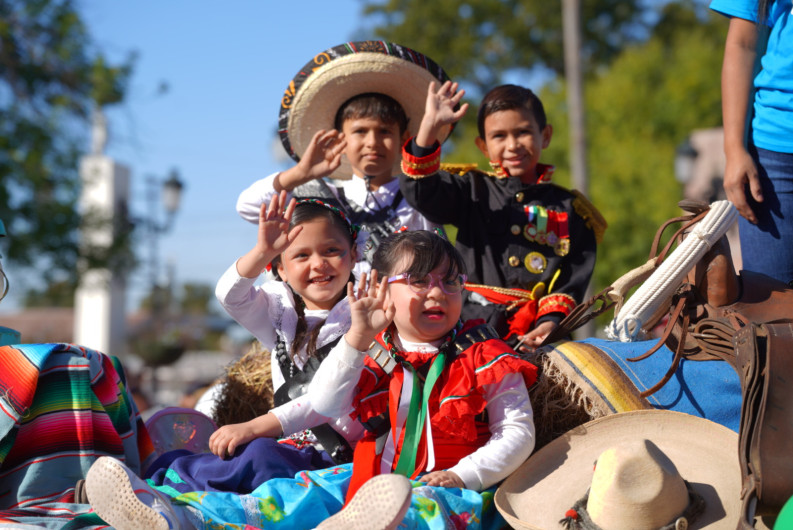 Celebran el 114 aniversario de la Revolución Mexicana con uno de los desfiles más numerosos 