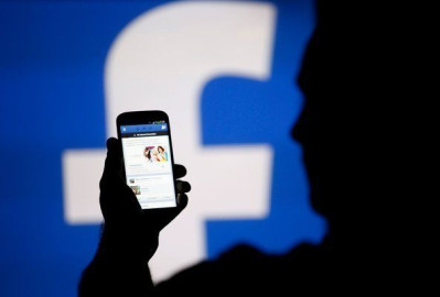 Facebook más popular en adultos que en jóvenes