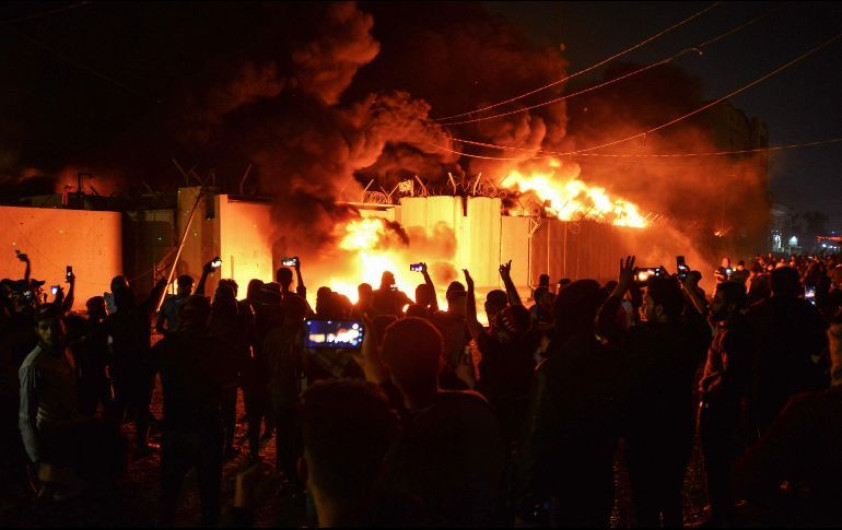  Incendian consulado de Irán en irak
