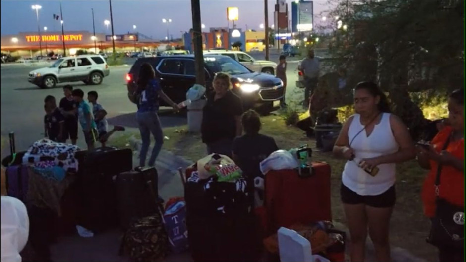 Niños de Liga Tamaulipeca de Nuevo Laredo se quedan esperando el Autobús