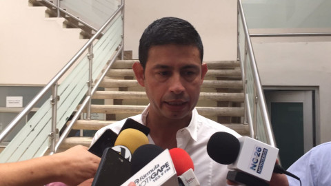 IP no quita el dedo del renglón en un acuario en Miramar