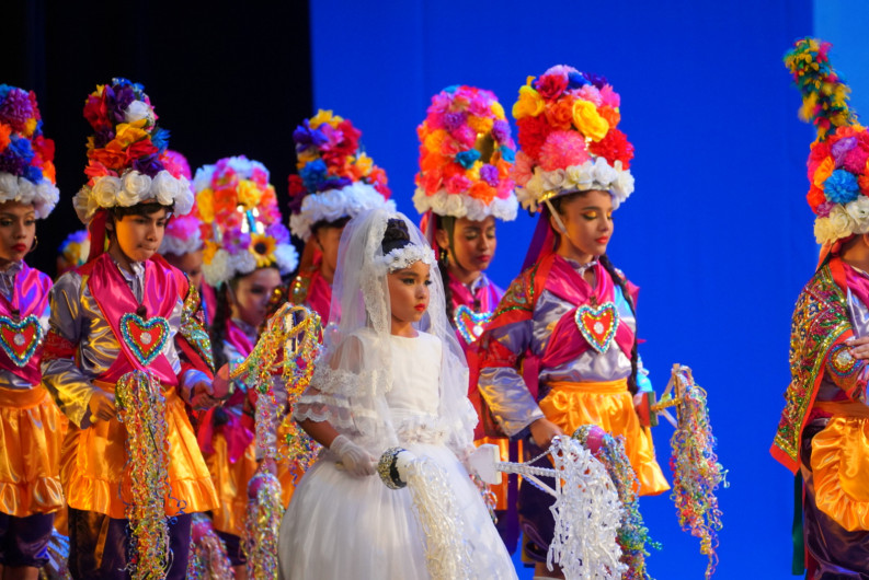 Viven Neolaredenses tarde de danza y teatro con Festival Internacional de la Costa del Seno Mexicano