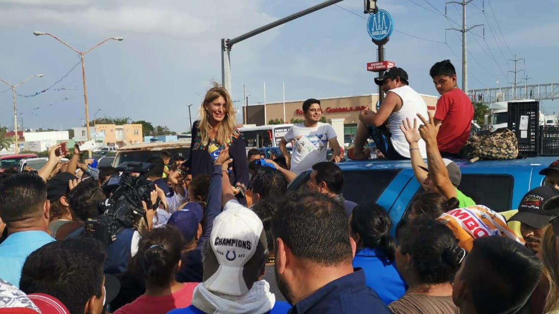 Se compromete Maki Ortiz con drenaje pluvial en Paseo de Las Flores   