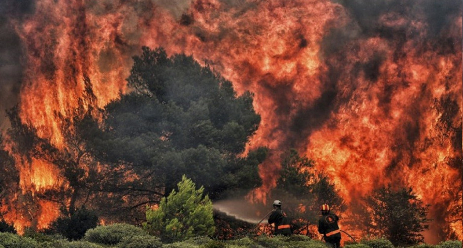 Lluvias inundan Grecia tras los incendios