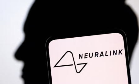 Neuralink, startup de Musk, implantó primer chip cerebral en un humano