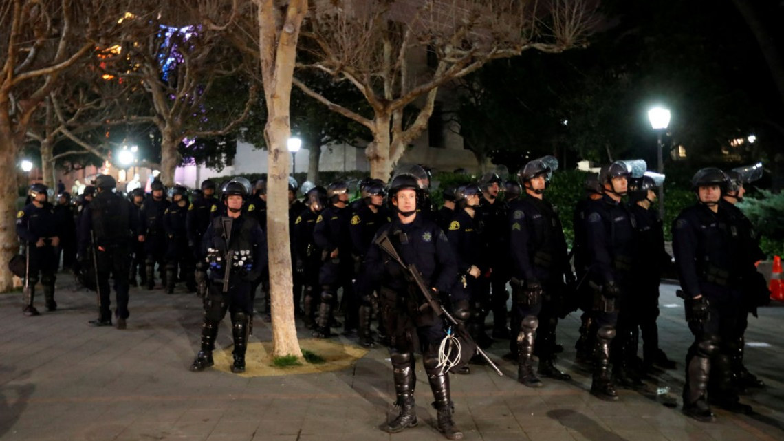 Amenaza Trump con cortar finaciamiento a Universidad de Berkeley