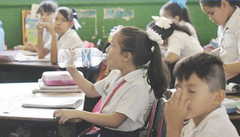 Se aplican medidas para evitar golpe de calor, en estudiantes de nivel básico