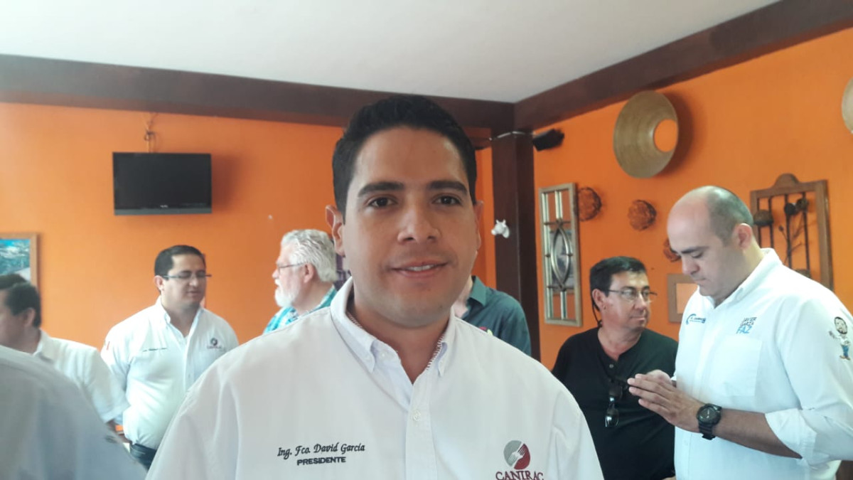 Restauranteros usan redes sociales para promoverse