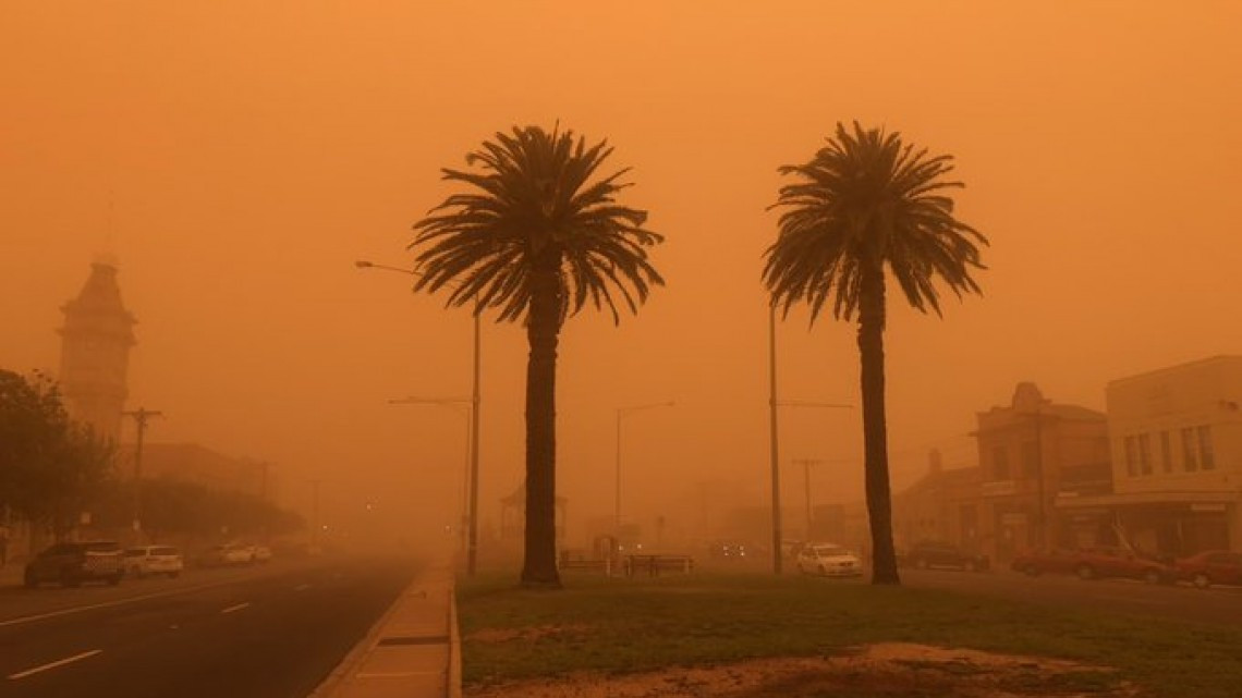 Ciudad australiana que se vuelve naranja por una tormenta de arena