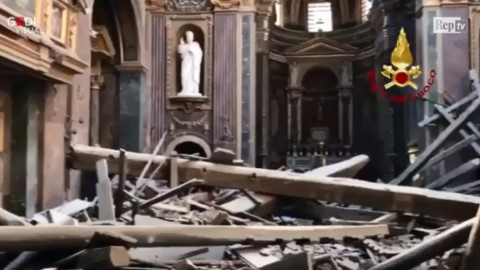 Se derrumba techo de iglesia en Roma