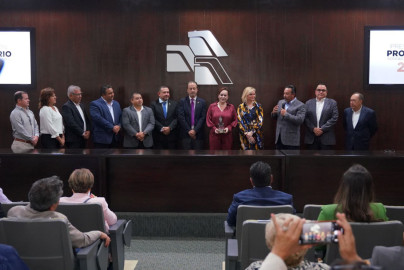 Presenta alcaldesa Carmen Lilia Canturosas prontuario socioeconómico binacional 2024 ante fuerzas vivas de Nuevo Laredo