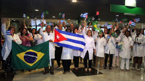 Médicos cubanos abandonan Brasil tras desacuerdo