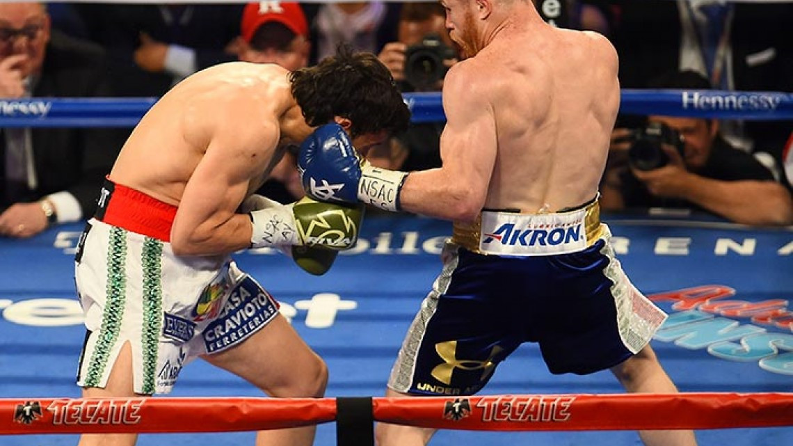 Decisión unánime de jueces da victoria a "Canelo" frente a  Chávez Jr