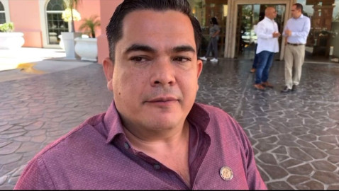 Policías denuncian retención de sueldos 