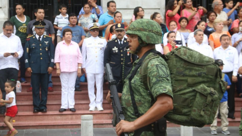 Realizan con éxito desfile conmemorativo de la independencia de México