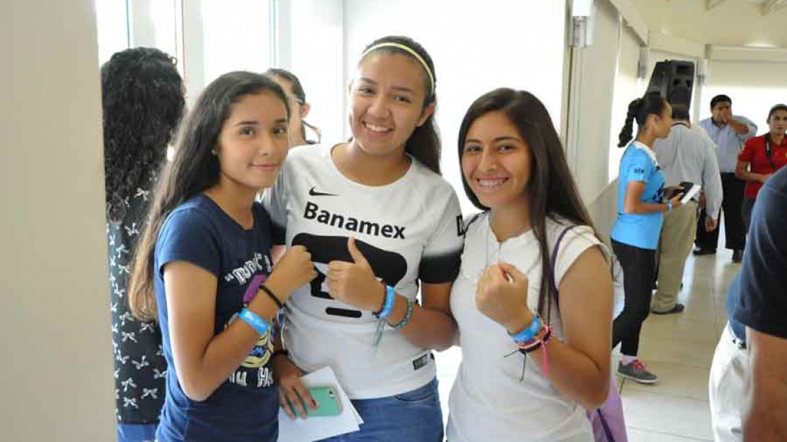 Compartirá Charlyn Corral experiencia en clínica de futbol 