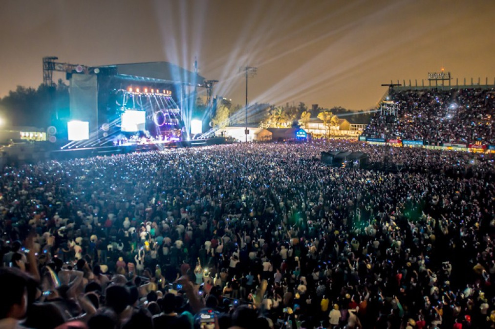 Disfrutan del inicio del Vive Latino en Foro Sol