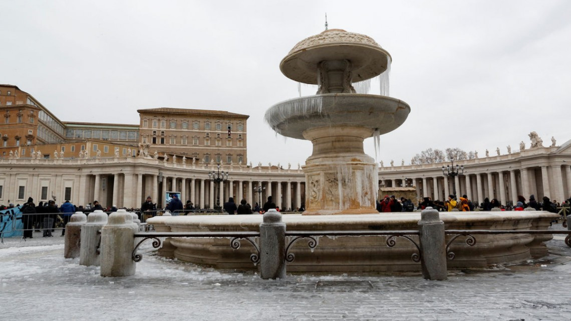 Congelada la fuente del Vaticano por bajas temperaturas