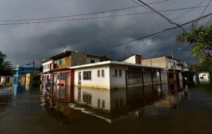 Amlo visita a damnificados en Tabasco 
