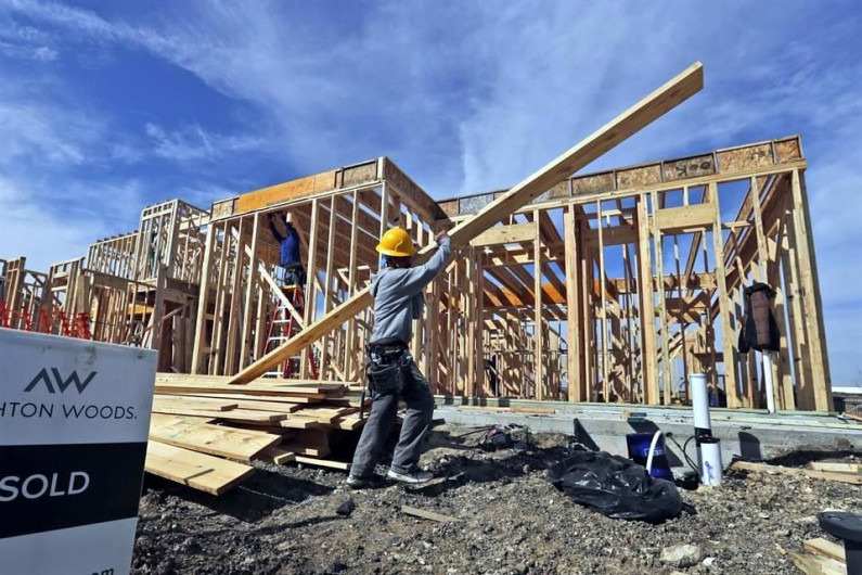 Producción de constructoras sufre caída histórica del 32% en el mes de abril: Inegi