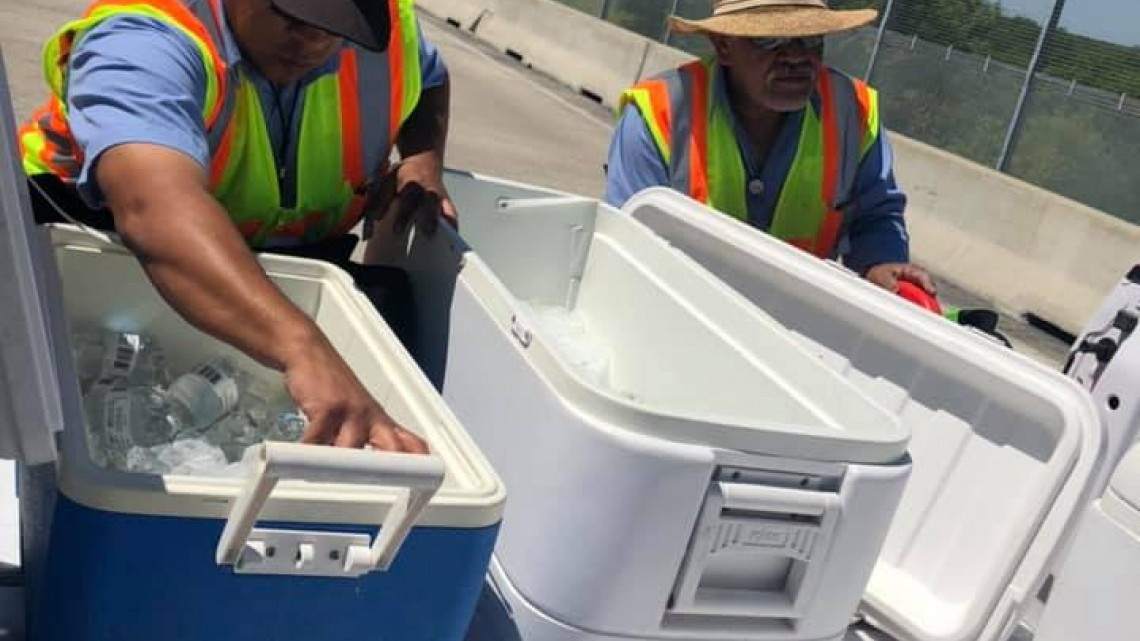 Empleados del Anzaldúas al servicio ante tiempos de espera elevados