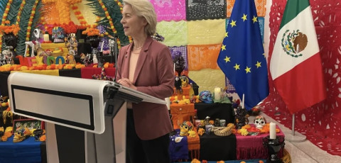 Presidenta de la Comisión Europea inaugura Altar de Muertos de México en Estrasburgo