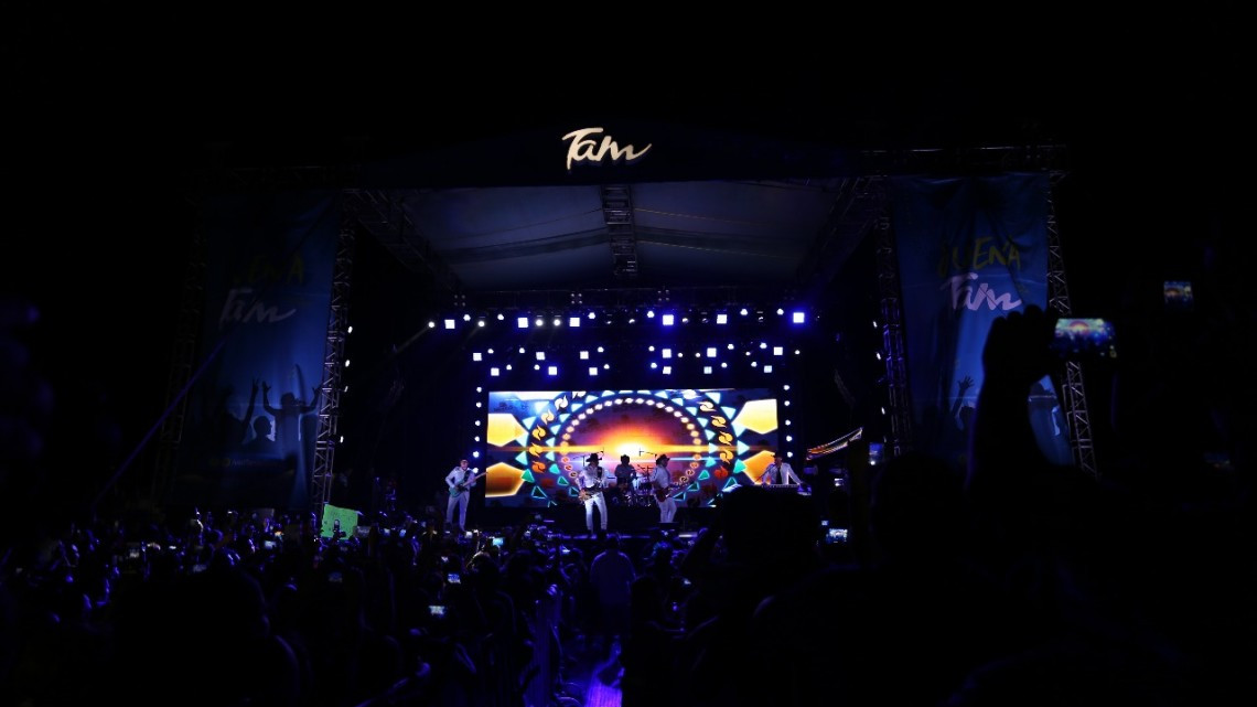 Llena Bronco el Parque Cultural 