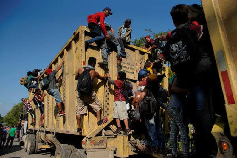 Jueces fallan contra inmigrantes detenidos que buscaban ser liberados