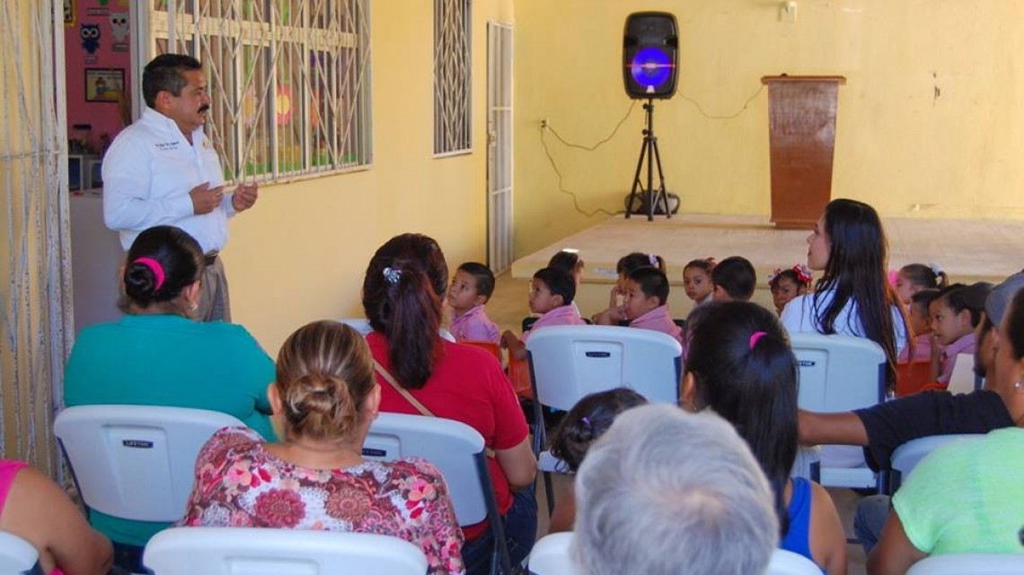 Ayuntamiento dona 2 minisplit a Jardín de Niños "Benito Juárez"