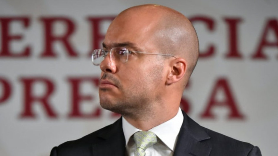 Tras videoescándalo, David León Romero no asumirá coordinación de medicamentos