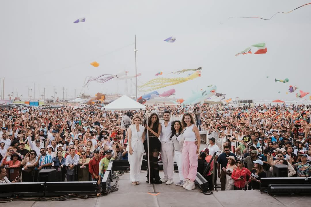 Galilea Montijo es Coronada Reina del Festival del Mar 2025